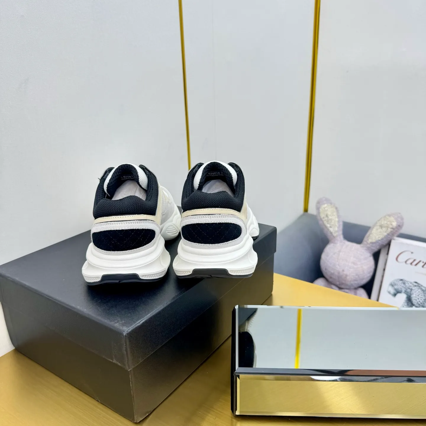 p700🐮🐮Upgraded version, upgraded version, upgraded version! No rebuttal accepted! ! ! ! Chanel Chanel dad shoes, couples' model for men and women - 2025 top casual sneakers in the counter. This classic design; the upper is electro-embroidered with various techniques; ❷The inner lining is made of: original Yangli + net ❸The outsole is based on: the original TPU combination outsole. The full set of boutique packaging for women 35–41